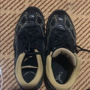 Air Jordan 11 Retro Low 2007 Black Metallic gold WMNS 9.5 fits MMS 8